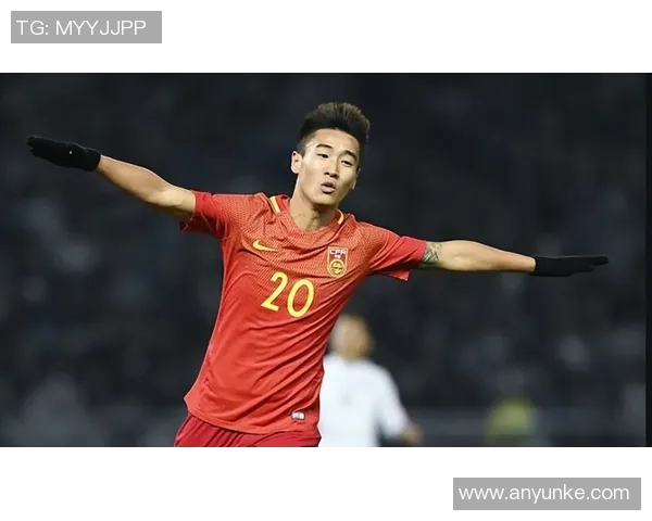 昔日绿茵场上的英雄们退役后重聚合影留念共话足球人生与荣耀回忆