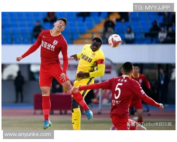 足球明星首次听到中国绰号反应热烈引发球迷热议与欢笑